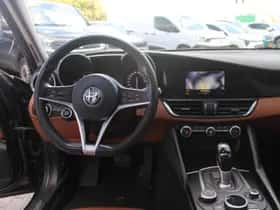 Alfa Romeo Giulia (2016) thumbnail 13