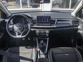 Kia Rio (2022) thumbnail 9