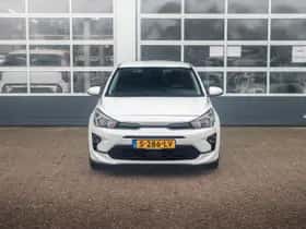 Kia Rio (2023) thumbnail 2