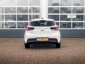 Kia Rio (2023) thumbnail 6