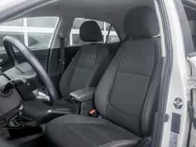 Kia Rio (2023) thumbnail 10