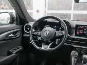 Alfa Romeo Tonale (2022) thumbnail 13