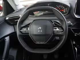 Peugeot 2008 (2021) thumbnail 17