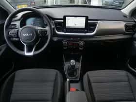 Kia Stonic (2025) thumbnail 4
