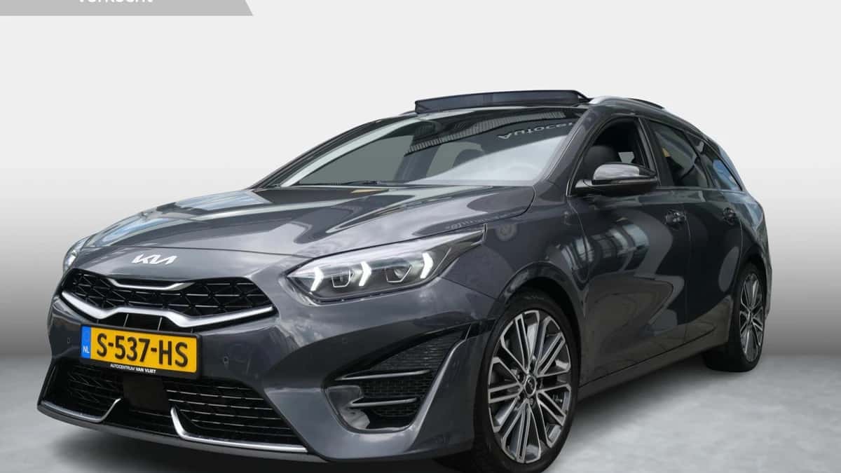 Kia Ceed Sportswagon (2023) — foto 1