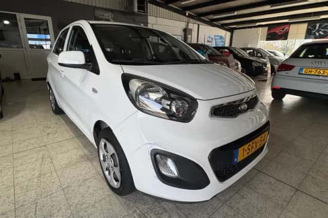 Kia Picanto (2013) thumbnail 3