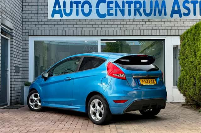 Ford Fiesta (2009) thumbnail 2