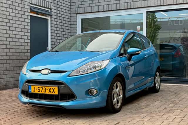 Ford Fiesta (2009) thumbnail 4