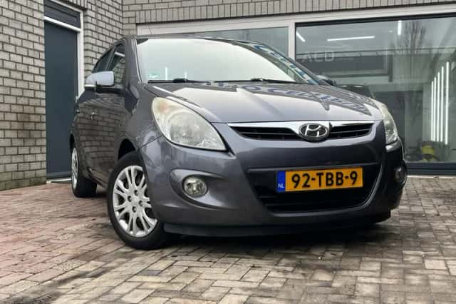 Hyundai i20 (2012) thumbnail 2