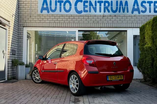 Renault Clio (2006) thumbnail 2