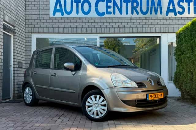 Renault Modus (2012) thumbnail 1