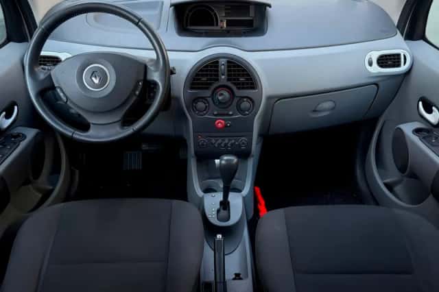 Renault Modus (2012) thumbnail 5