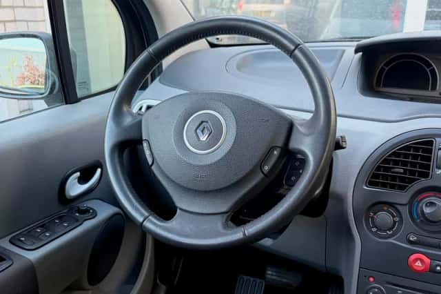 Renault Modus (2012) thumbnail 6