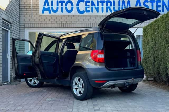 Škoda Yeti (2011) thumbnail 3