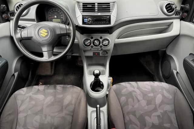 Suzuki Alto (2010) thumbnail 5