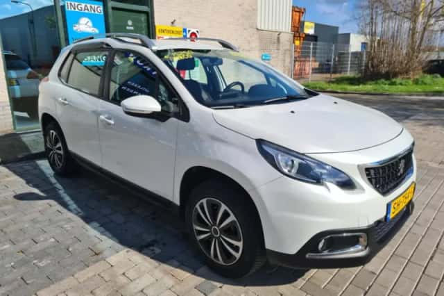 Peugeot 2008 (2018) thumbnail 3