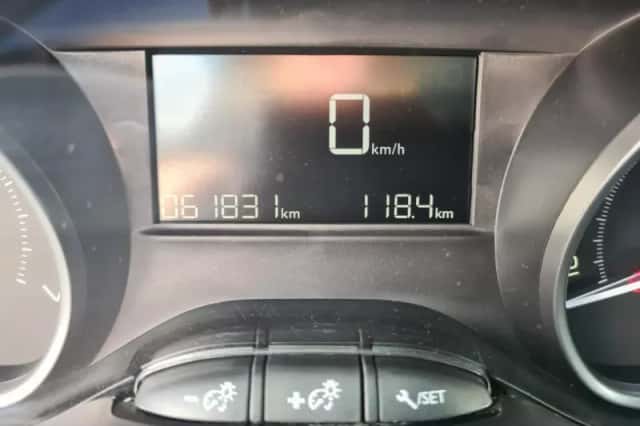 Peugeot 2008 (2018) thumbnail 6