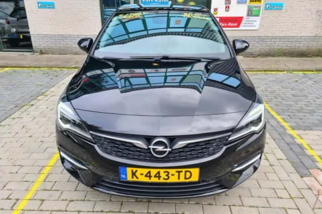 Opel Astra (2021) thumbnail 3