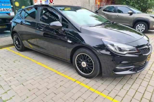 Opel Astra (2021) thumbnail 4