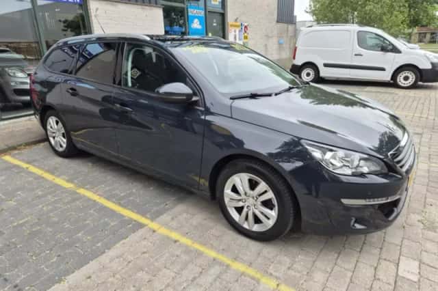Peugeot 308 (2017) thumbnail 3