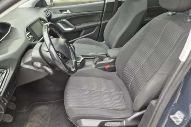 Peugeot 308 (2017) thumbnail 4