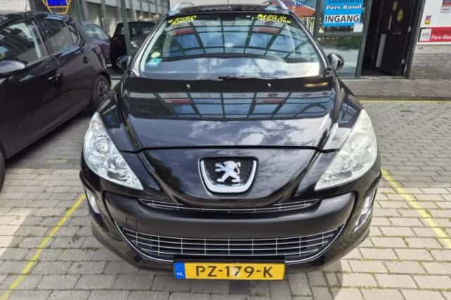 Peugeot 308 (2010) thumbnail 3
