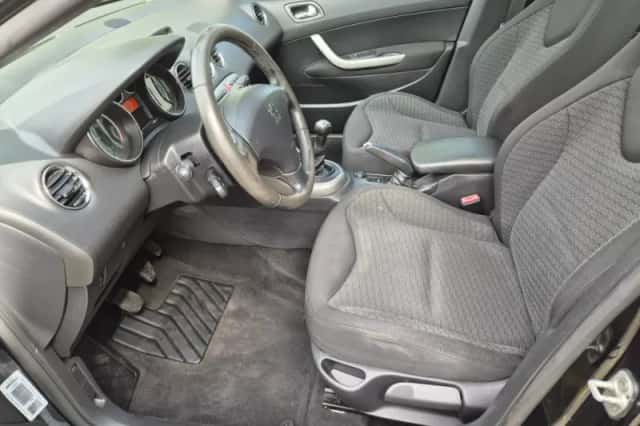 Peugeot 308 (2010) thumbnail 5