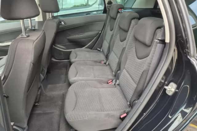 Peugeot 308 (2010) thumbnail 6