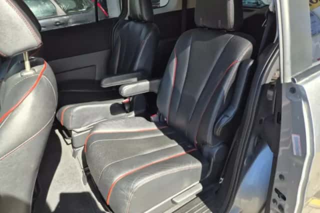Mazda 5 (2011) thumbnail 5