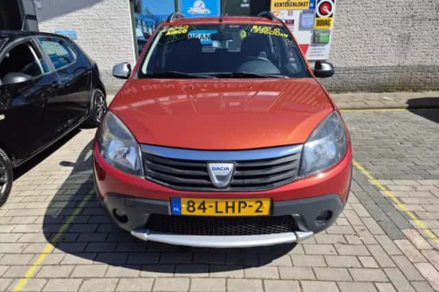 Dacia Sandero (2010) thumbnail 2