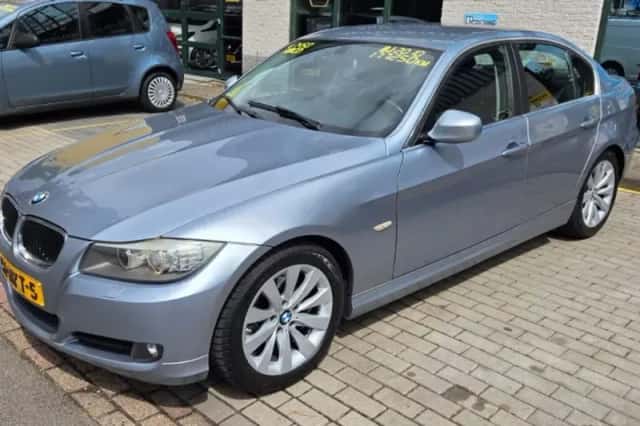 BMW 3-Serie (2010) thumbnail 2