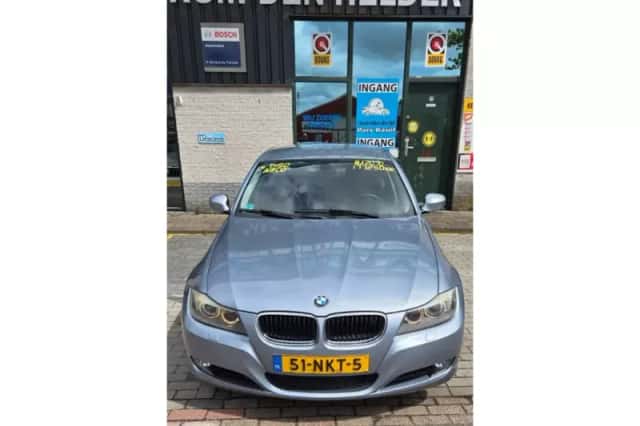 BMW 3-Serie (2010) thumbnail 3