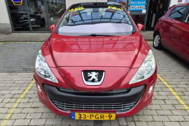 Peugeot 308 (2011) thumbnail 2