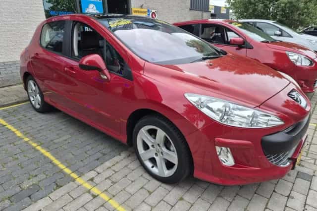 Peugeot 308 (2011) thumbnail 3