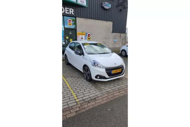 Peugeot 208 (2019) thumbnail 3