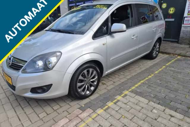 Opel Zafira (2011) thumbnail 1