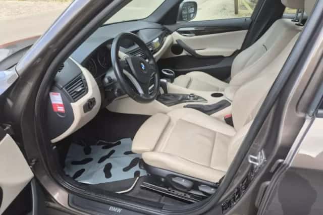 BMW X1 (2011) thumbnail 4