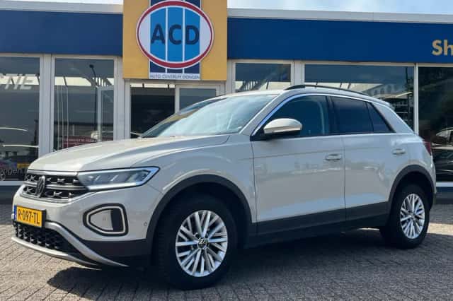 Volkswagen T-Roc (2022) thumbnail 1
