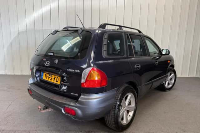 Hyundai Santa Fe (2004) thumbnail 2