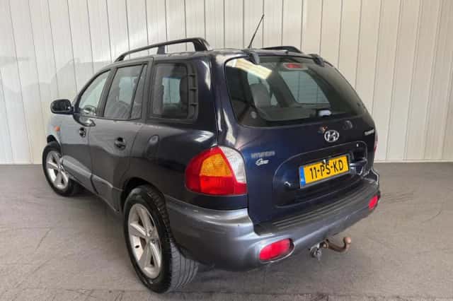 Hyundai Santa Fe (2004) thumbnail 4