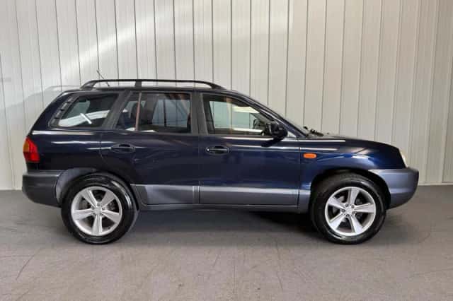 Hyundai Santa Fe (2004) thumbnail 5
