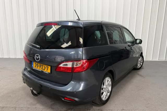 Mazda 5 (2011) thumbnail 2