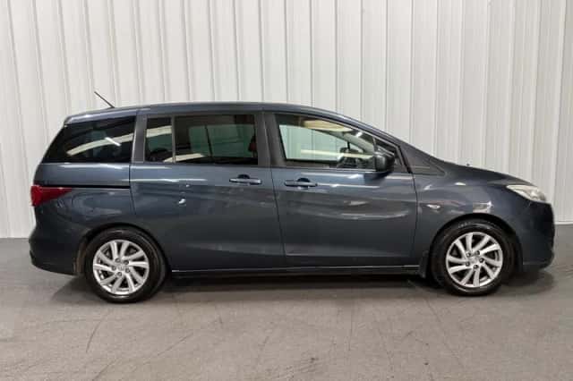 Mazda 5 (2011) thumbnail 5