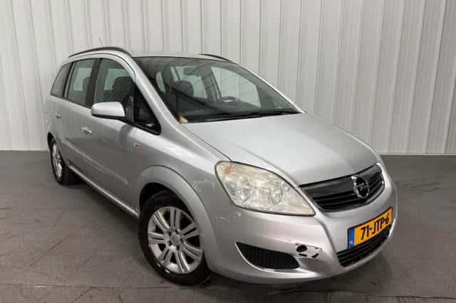 Opel Zafira (2009) thumbnail 1