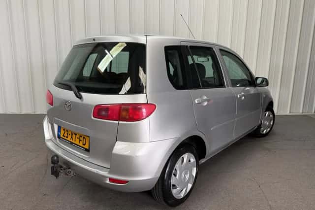 Mazda 2 (2007) thumbnail 2