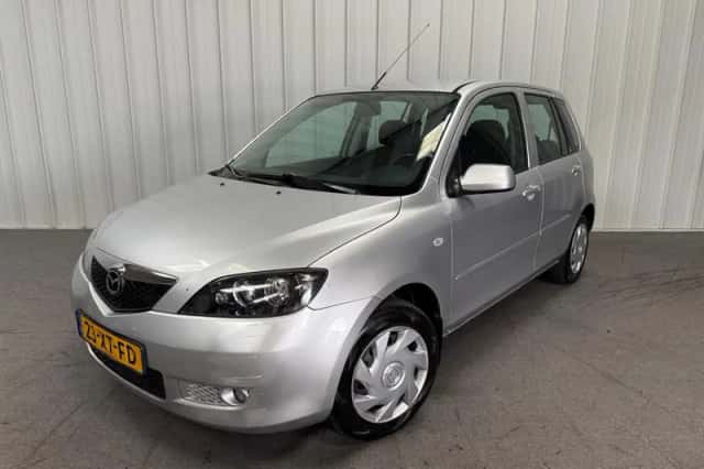 Mazda 2 (2007) thumbnail 3