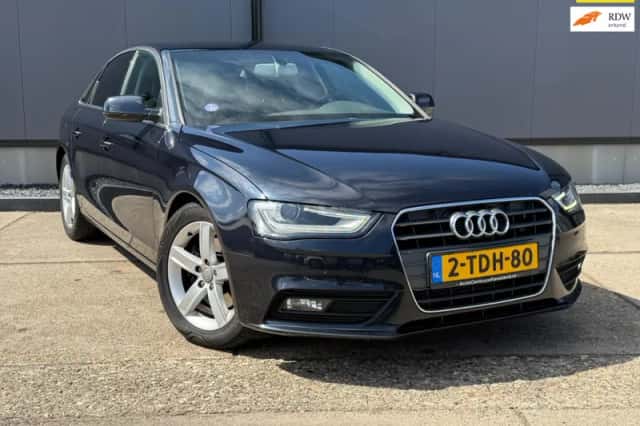 Audi A4 (2014) thumbnail 2