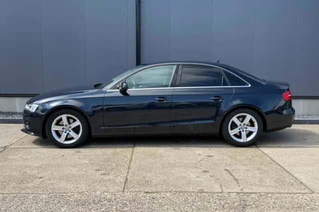 Audi A4 (2014) thumbnail 6
