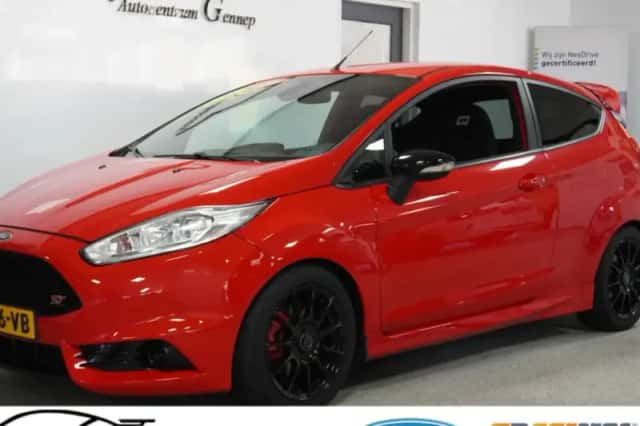 Ford Fiesta (2014) thumbnail 1