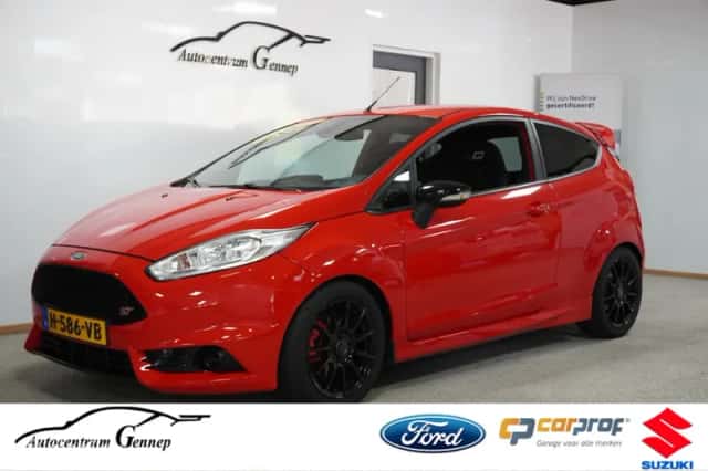 Ford Fiesta (2014) thumbnail 2